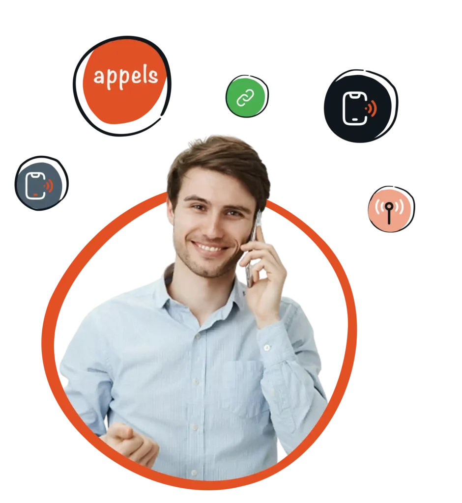 Homme souriant illustrant la solution de convergence fixe-mobile pour les appels en déplacement