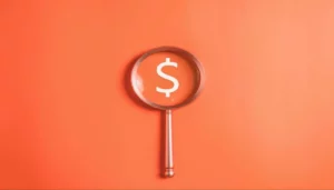 Gestionnaire analysant les économies réalisées sur le coût SIP Trunk pour une PME